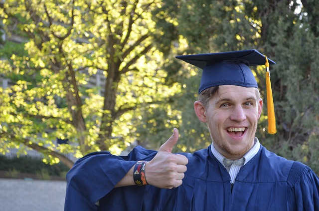 Tips for College Graduates Seeking Employment