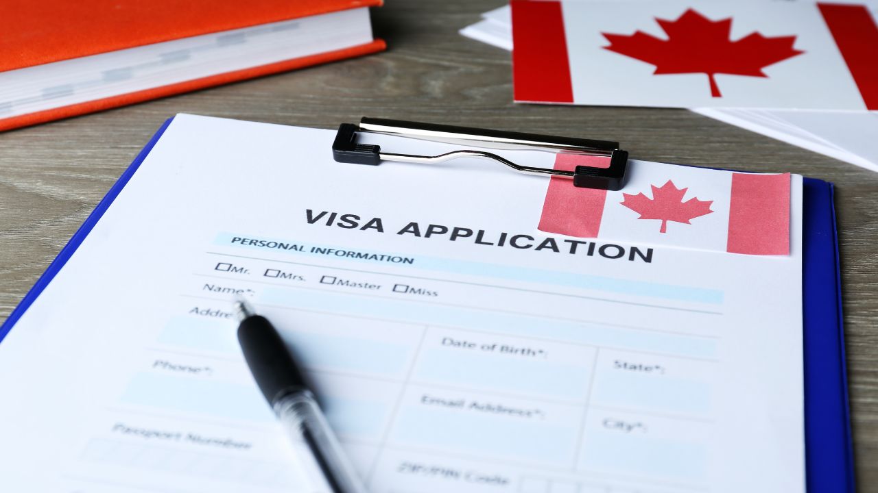 Trabajadores de la Salud Reciben Invitaciones para Inmigrar a Canadá